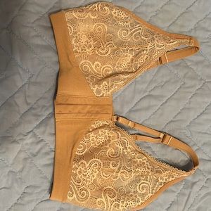 Anaono Jamie Lee lace front closure bra. I only wore twice.